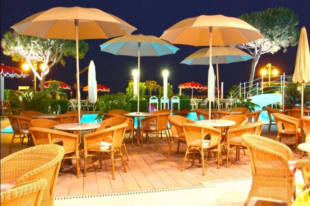 Ruhl Beach Hotel & Suites Lido di Jesolo Buitenkant foto
