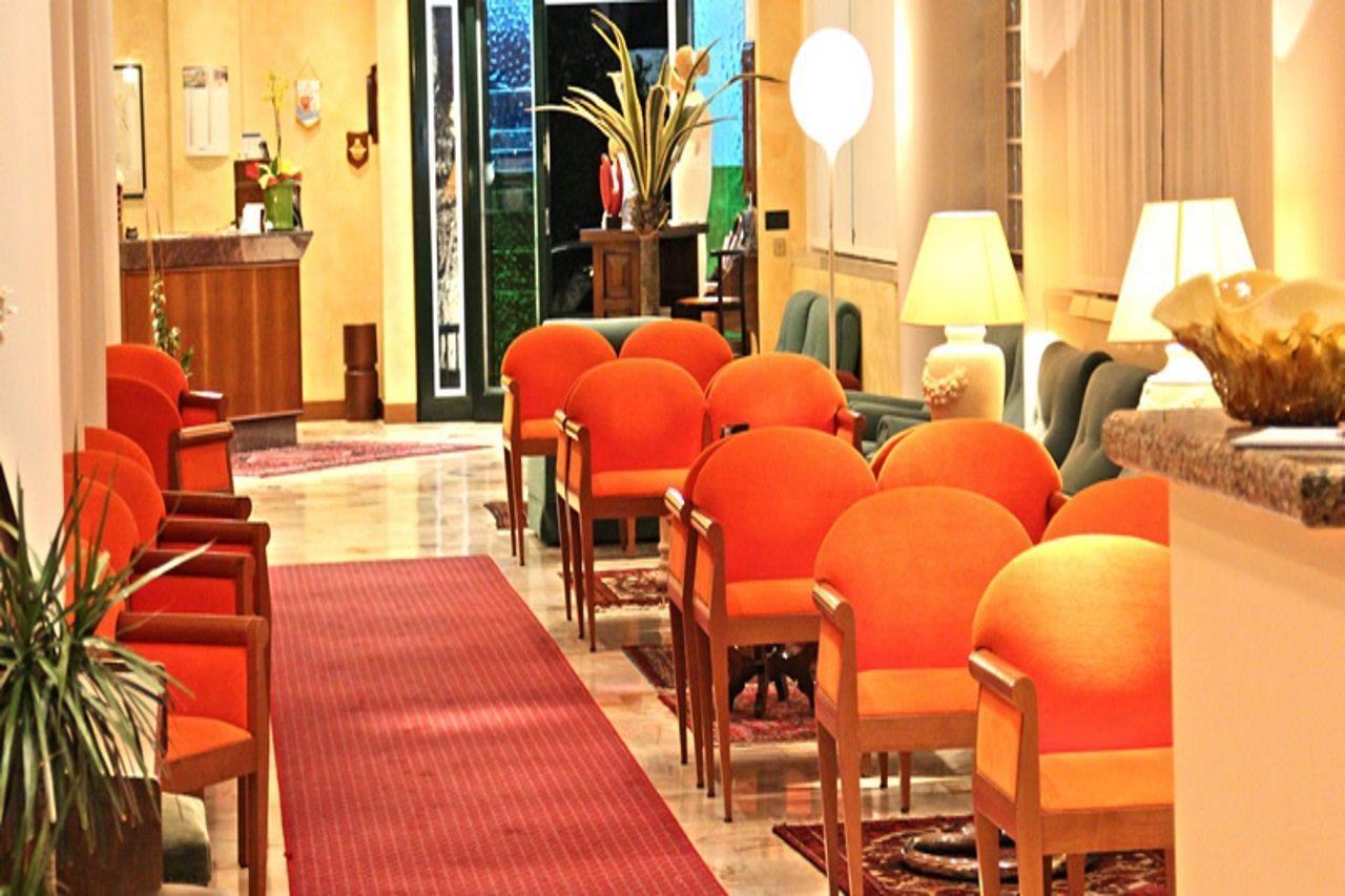 Ruhl Beach Hotel & Suites Lido di Jesolo Buitenkant foto